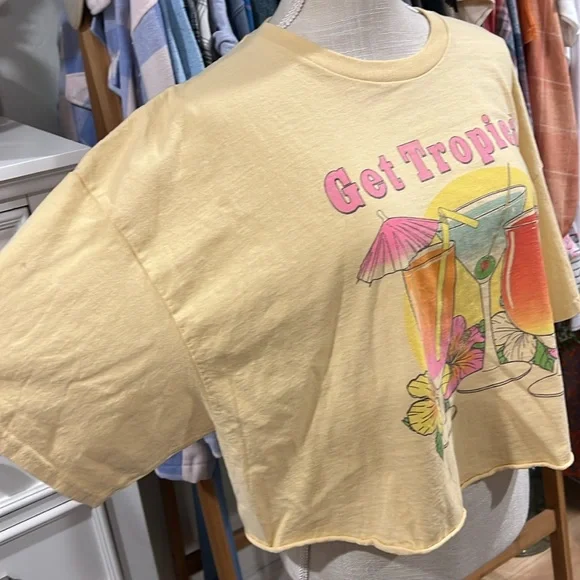 Junk Food | Get Tropical Yellow Crop Graphic Tee size Large NWT - Picture 4 of 11